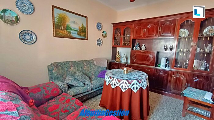 Casas en venta y pisos alquiler - 2