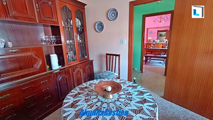 Casas en venta y pisos alquiler - 3