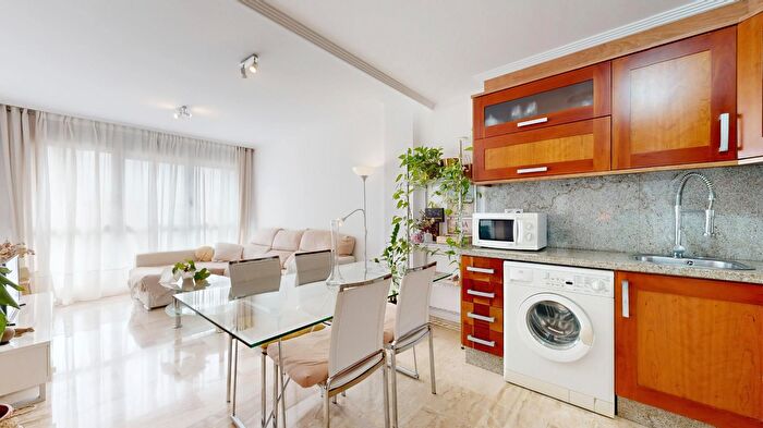 Casas en venta y pisos alquiler - 1