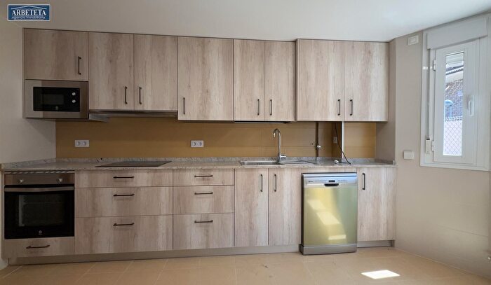 Casas en venta y pisos alquiler - 3