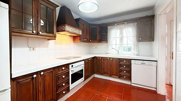 Casas en venta y pisos alquiler - 1