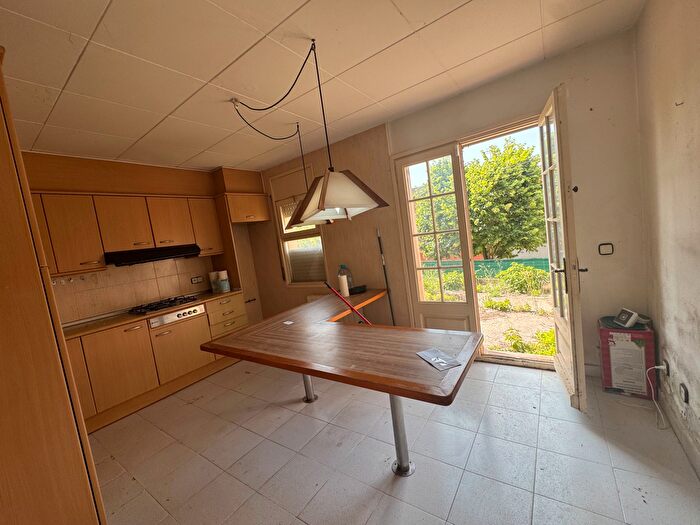 Casas en venta y pisos alquiler - 2