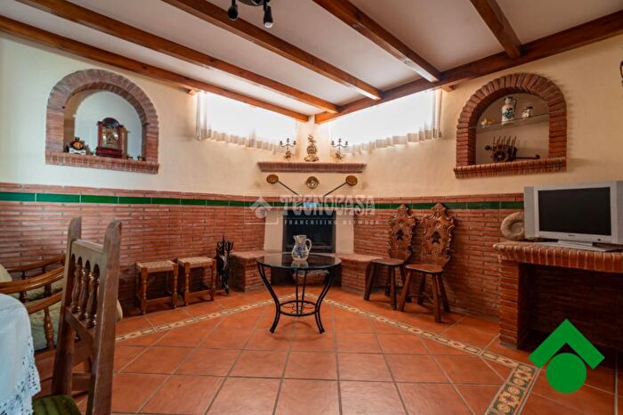 Casas en venta y pisos alquiler - 1