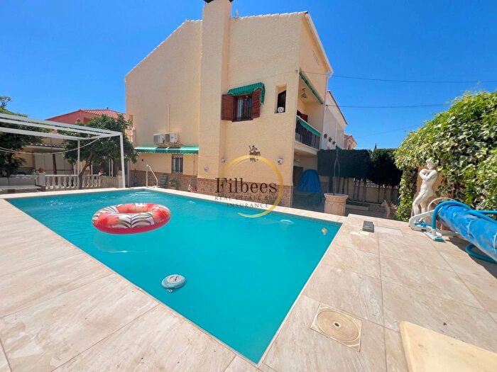Casas en venta y pisos alquiler - 1
