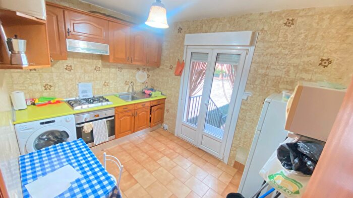 Casas en venta y pisos alquiler - 1