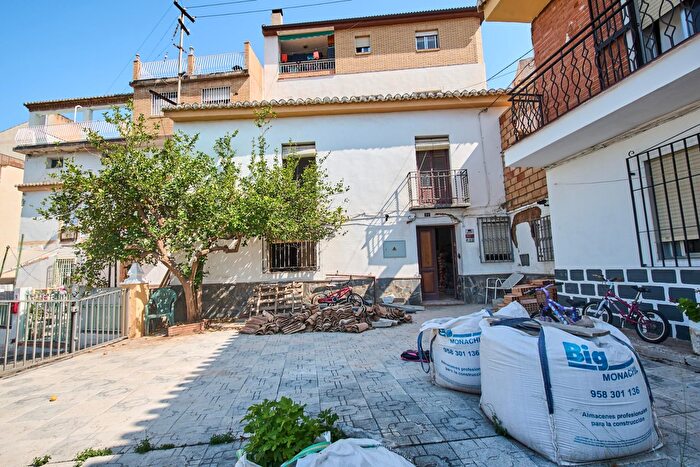 Casas en venta y pisos alquiler - 1