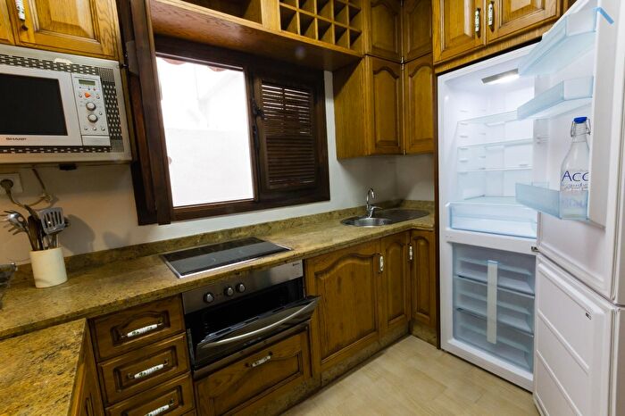 Casas en venta y pisos alquiler - 3