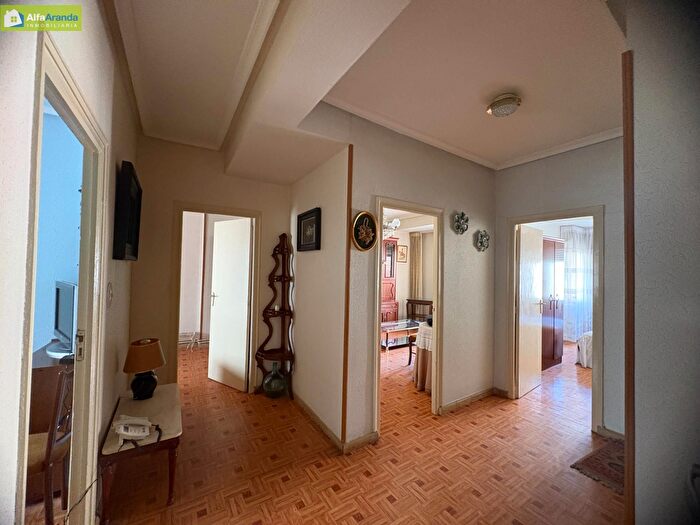 Casas en venta y pisos alquiler - 1