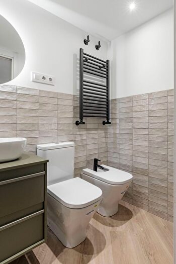 Casas en venta y pisos alquiler - 3