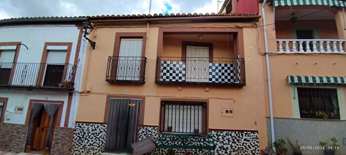 Casa en venta en Palomero, Cáceres de 4 habitaciones
