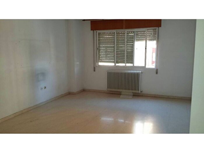 Piso en venta en Castilla La Mancha, Albacete de 3 habitaciones