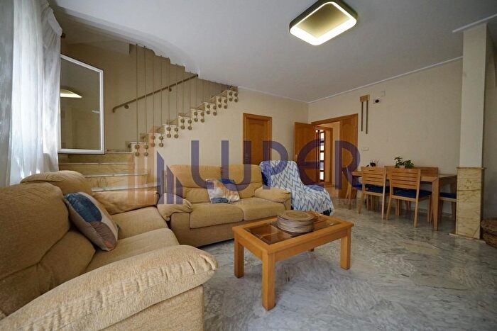 Casa en venta en Tibi, Alicante de 4 habitaciones