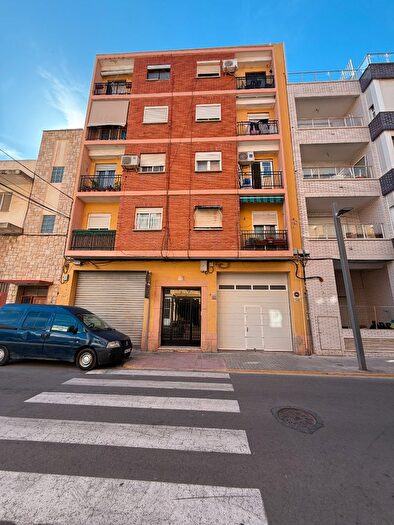 Casas en venta y pisos alquiler - 1