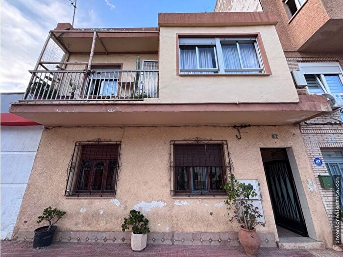 Casas en venta y pisos alquiler - 1