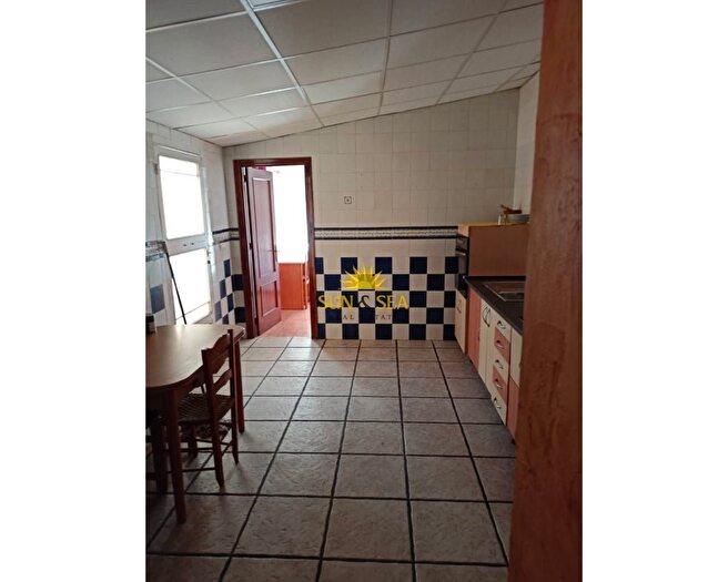 Casas en venta y pisos alquiler - 3