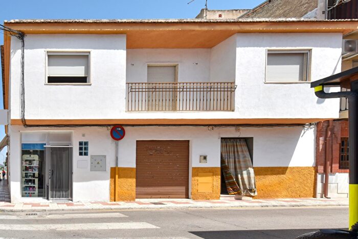 Casas en venta y pisos alquiler - 1