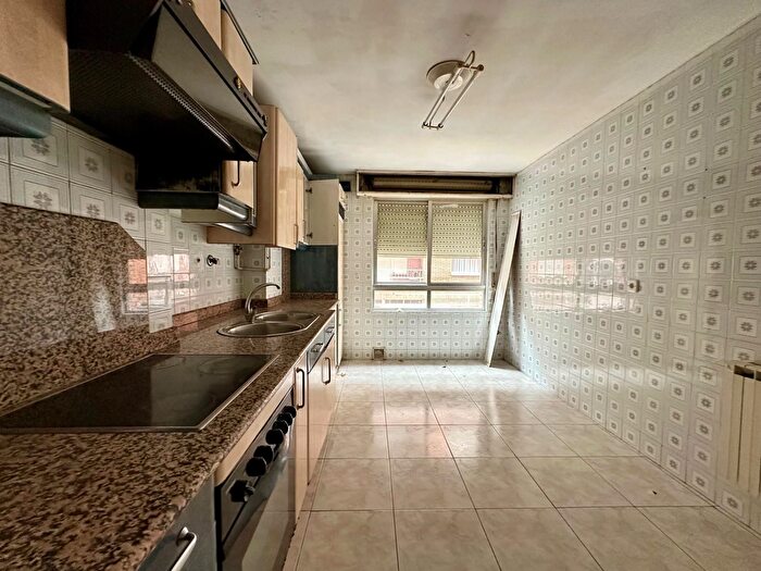 Casas en venta y pisos alquiler - 3