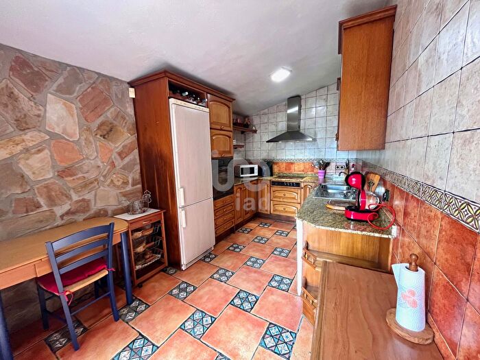 Casas en venta y pisos alquiler - 3