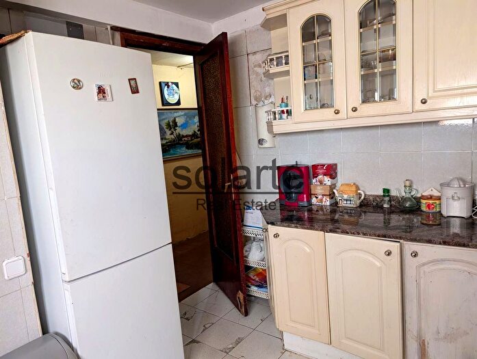 Casas en venta y pisos alquiler - 3