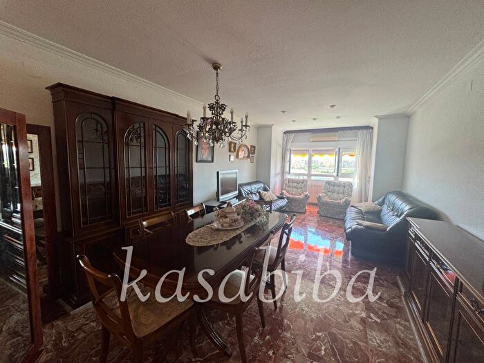 Casas en venta y pisos alquiler - 1