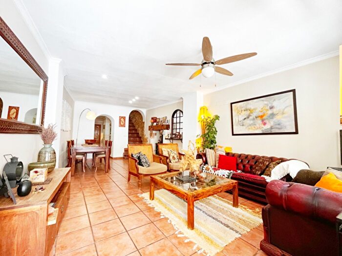 Casas en venta y pisos alquiler - 2