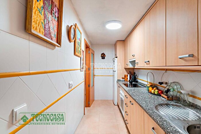 Casas en venta y pisos alquiler - 3