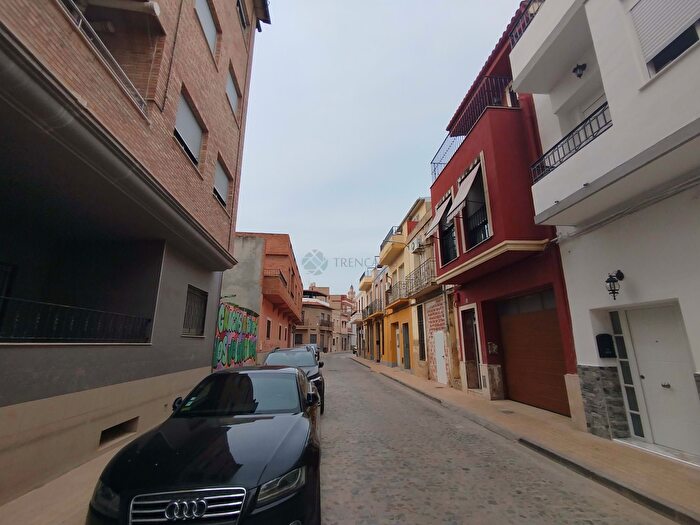 Casas en venta y pisos alquiler - 1
