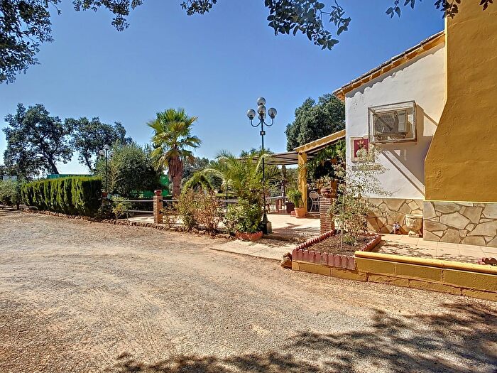 Casa en venta en Adamuz, Córdoba de 3 habitaciones