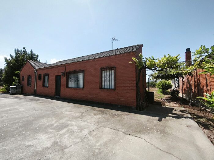 Casas en venta y pisos alquiler - 1