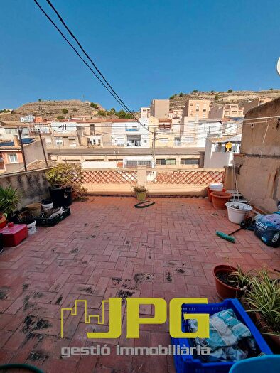 Casas en venta y pisos alquiler - 1