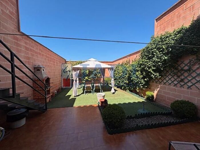 Casas en venta y pisos alquiler - 2