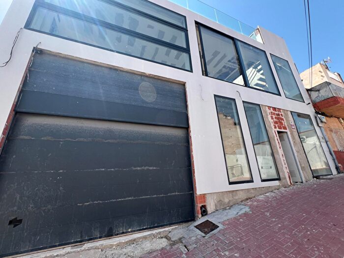Casa en venta en Casco Antiguo, Águilas de 3 habitaciones