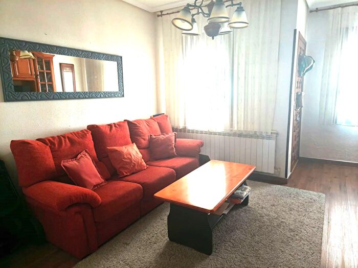 Casas en venta y pisos alquiler - 3