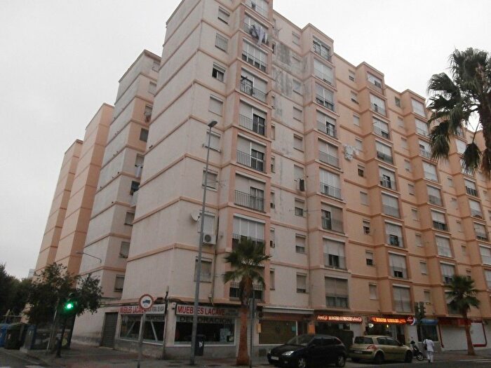 Piso en venta en Astilleros La Paz Loreto El Corte Inglés, Cádiz Capital de 2 habitaciones