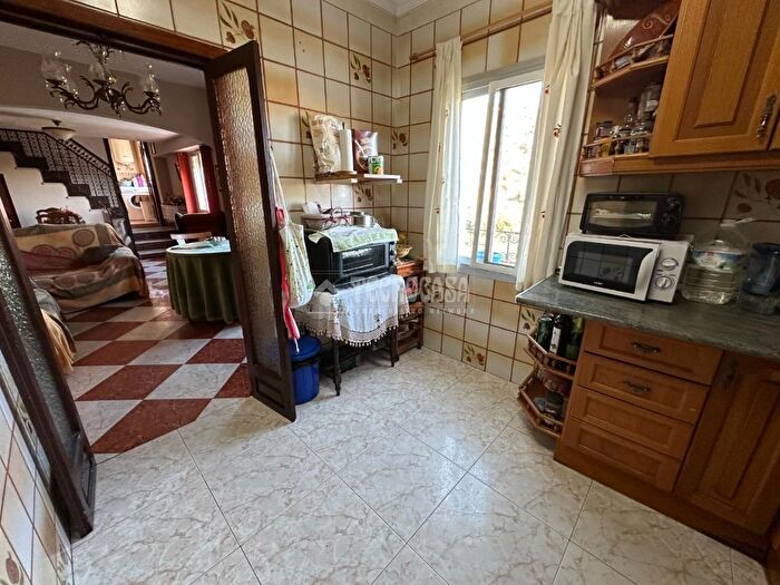 Casas en venta y pisos alquiler - 3