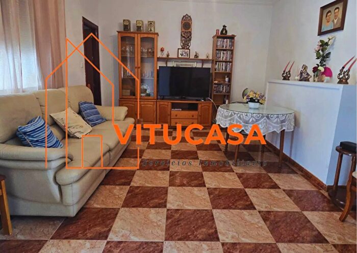 Casas en venta y pisos alquiler - 1