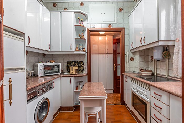 Casas en venta y pisos alquiler - 3