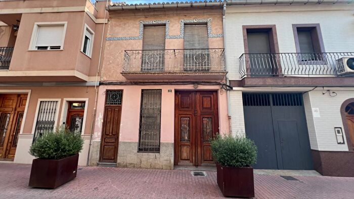 Casa en venta en Silla, Valencia de 5 habitaciones