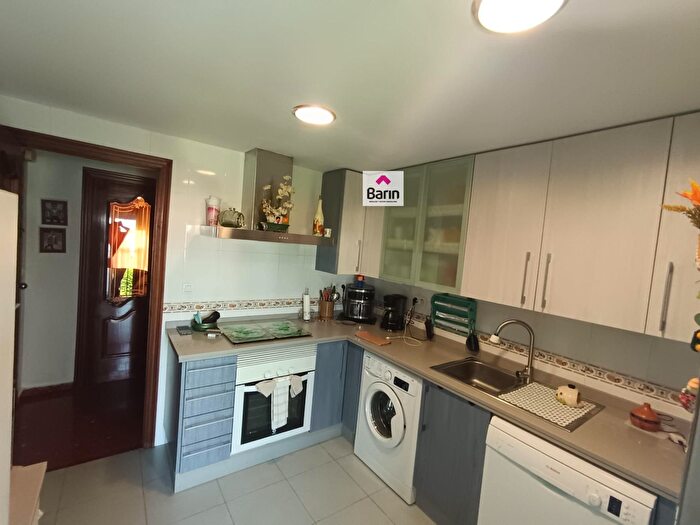 Piso en venta en Centro, Ollerías San Cayetano de 4 habitaciones