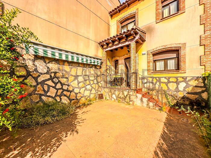 Casas en venta y pisos alquiler - 1