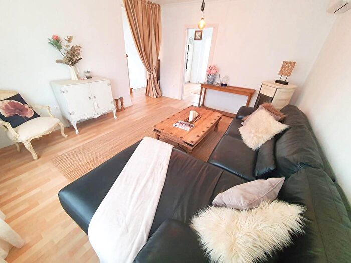 Casas en venta y pisos alquiler - 2