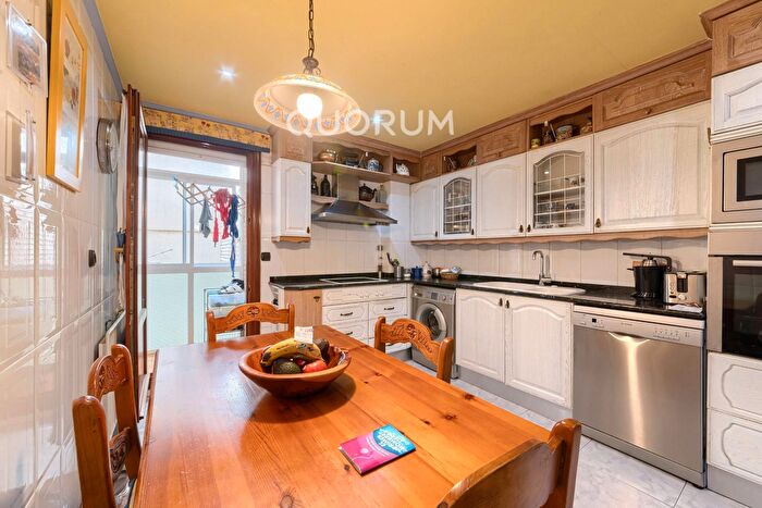 Casas en venta y pisos alquiler - 3