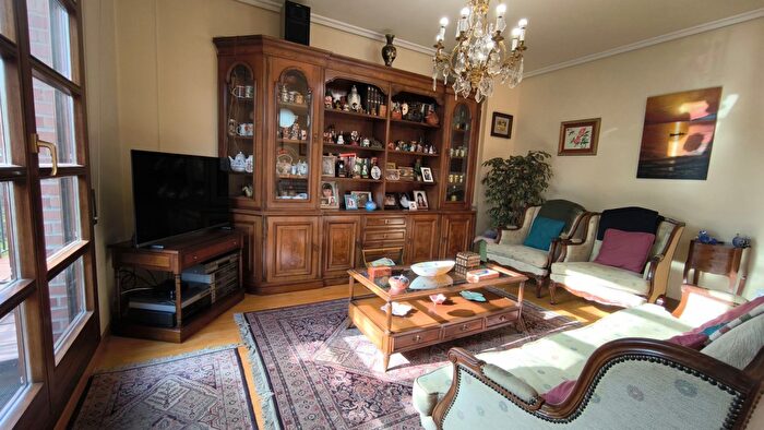 Casas en venta y pisos alquiler - 1
