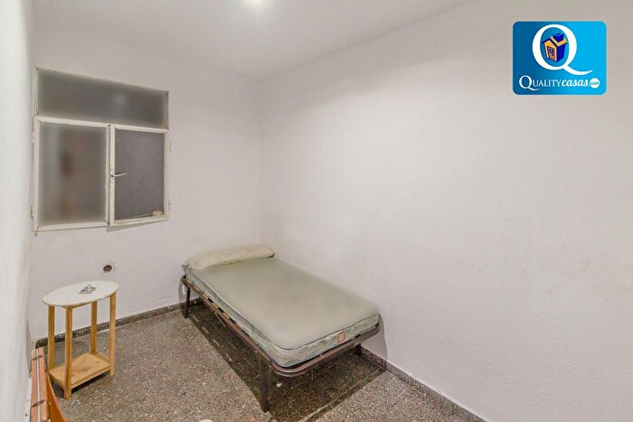 Casas en venta y pisos alquiler - 1