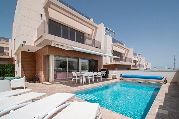 Casas en venta y pisos alquiler - 1