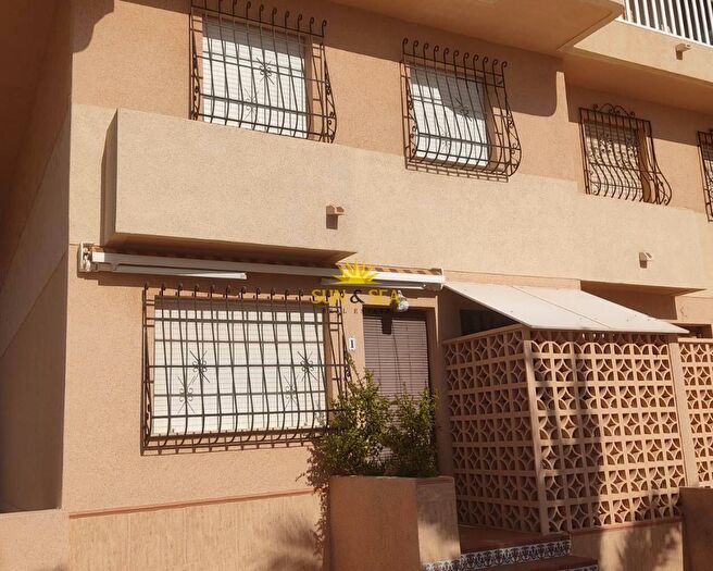 Casa en alquiler en Entremares, La Manga del Mar Menor de 4 habitaciones