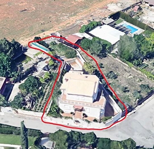 Casa en venta en Barrio de la Vega, Monachil de 5 habitaciones