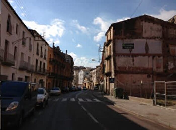 Casas en venta y pisos alquiler - 3