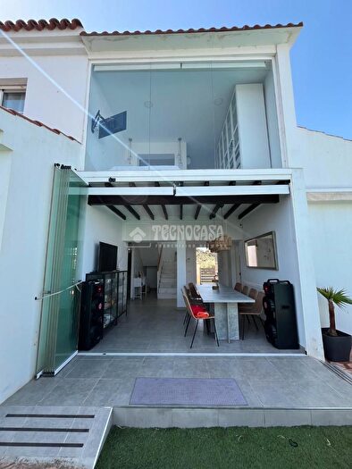 Casas en venta y pisos alquiler - 3