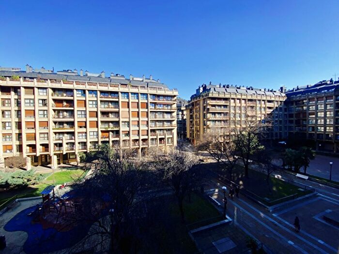 Casas en venta y pisos alquiler - 1